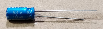 10uF, 63V, elektrolit kondenzátor