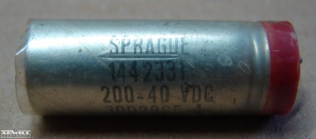 200uF, 40V, axiális elektrolit kondenzátor