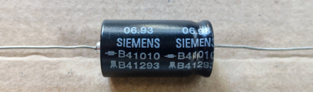 220uF, 100V, axiális elektrolit kondenzátor