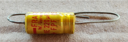 220uF, 12V, axiális elektrolit kondenzátor