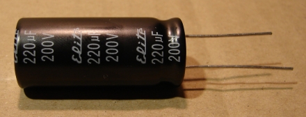 220uF, 200V, elektrolit kondenzátor