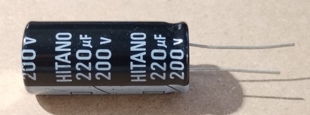 220uF, 200V, elektrolit kondenzátor