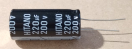 220uF, 200V, elektrolit kondenzátor