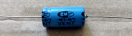 220uF, 35V, axiális elektrolit kondenzátor	