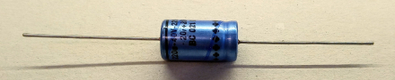 220uF, 40V, axiális elektrolit kondenzátor