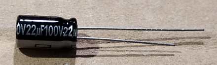 22uF, 100V, elektrolit kondenzátor