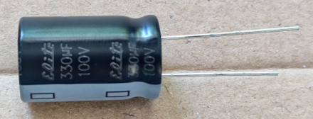 330uF, 100V, elektrolit kondenzátor