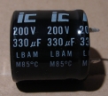 330uF, 200V, elektrolit kondenzátor