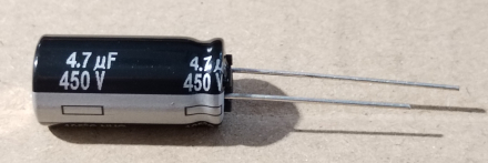 4,7uF, 450V, elektrolit kondenzátor