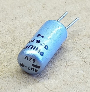 4,7uF, 63V, elektrolit kondenzátor