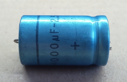 4000uF, 2,5V, axiális elektrolit kondenzátor