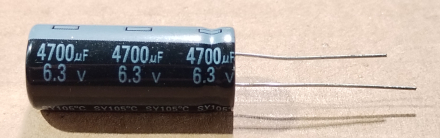 4700uF, 6,3V, LOW ESR, elektrolit kondenzátor