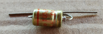 100uF, 16V, LL, axiális elektrolit kondenzátor