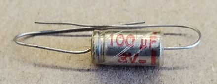 100uF, 3V, LL, axiális elektrolit kondenzátor