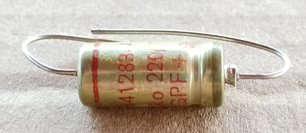 220uF, 10V, LL, axiális elektrolit kondenzátor