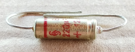 220uF, 3V, LL, axiális elektrolit kondenzátor