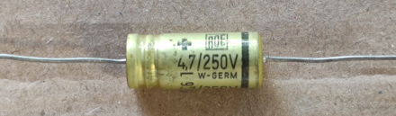 4,7uF, 250V, axiális elektrolit kondenzá