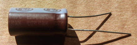 1500uF, 10V, LOW ESR, elektrolit kondenzátor
