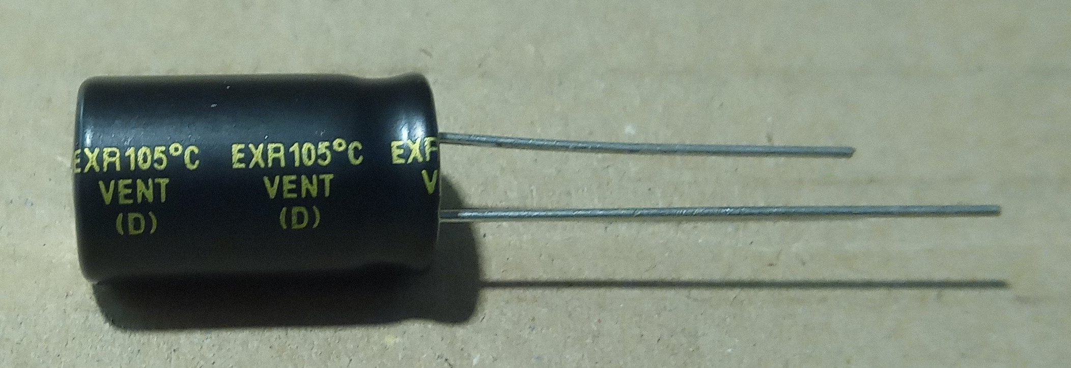 10 Stück ELKO 680uF 10V 105°C Elektrolytkondensator Radial Low ESR 10 Stück ELKO 680uF 10V 105°C Elektrolytkondensator Radial Low ESR