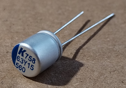 560uF, 6,3V, LOW ESR, elektrolit kondenzátor