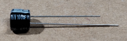 100uF, 16V, 5MM, elektrolit kondenzátor