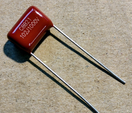1nF, 1000V, kondenzátor