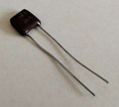 12nF, 100V, kondenzátor