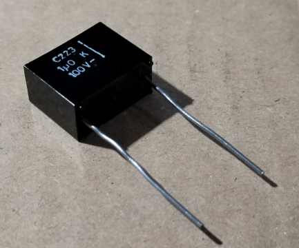 1uF, 100V, kondenzátor
