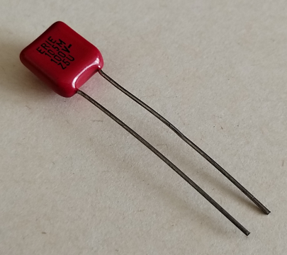 1uF, 100V, kondenzátor