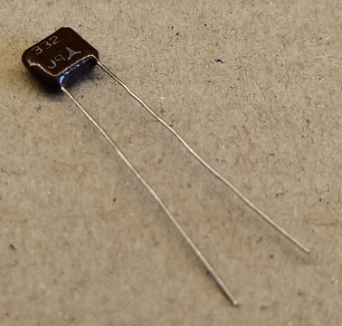 3,3nF, 100V, kondenzátor