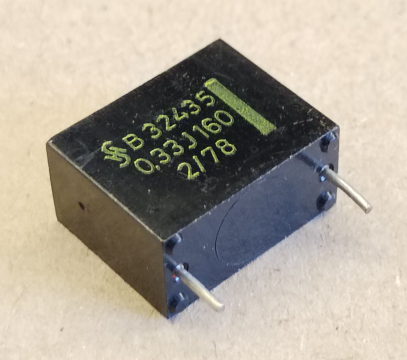 330nF, 160V, kondenzátor