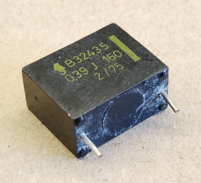 390nF, 160V, kondenzátor