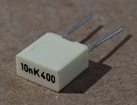 10nF, 400V, kondenzátor