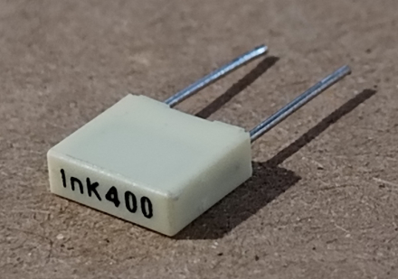 1nF, 400V, kondenzátor