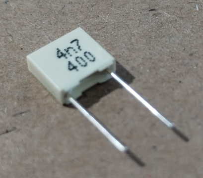 4,7nF, 400V, kondenzátor