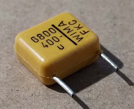 6,8nF, 400V, kondenzátor
