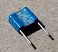 6,8nF, 100V, kondenzátor