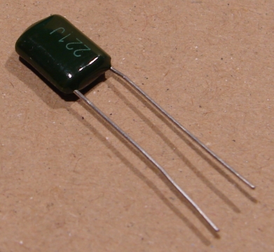 220pF, 100V, kondenzátor