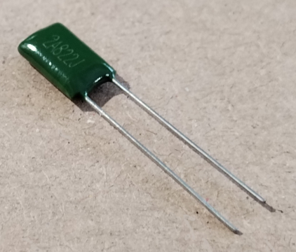 8,2nF, 100V, kondenzátor