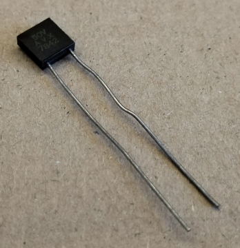 180nF, 50V, monolit kondenzátor