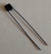 180pF, 100V, monolit kondenzátor