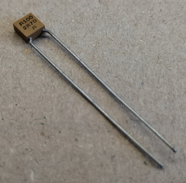 2,7pF, 100V, monolit kondenzátor