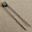 220pF, 100V, monolit kondenzátor