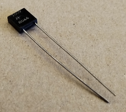 22nF, 100V, monolit kondenzátor