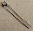 22pF, 100V, monolit kondenzátor