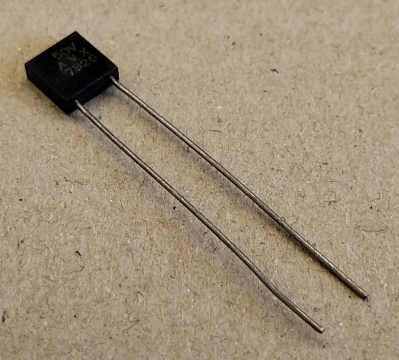 270nF, 50V, monolit kondenzátor
