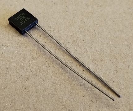 390nF, 50V, monolit kondenzátor