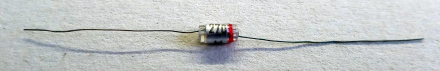 27pF, 100V, kondenzátor