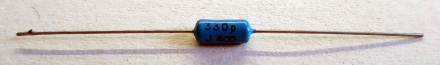 330pF, 400V, kondenzátor