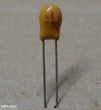 10uF, 35V, tantál kondenzátor